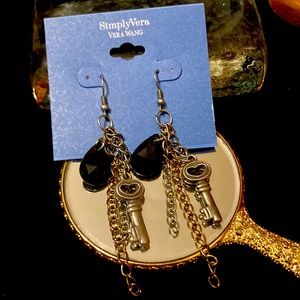 New Simply Vera Vera Wang heart key earrings